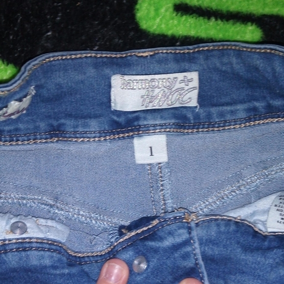 Shorts - Picture 3 of 3